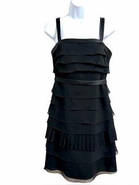 White by Vera Wang Tiered Ruffle Cocktail Dress Womens 8 Black Elegant Black Tie